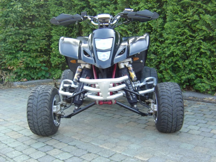 23kdw2b.jpg (221.67 KiB) 24524 keer bekeken Suzuki LTZ 4000 Superquader