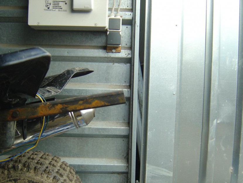 384072_2661008997590_1026871371_32271254_26617556_n.jpg (91.58 KiB) 8462 keer bekeken zo raakt men uitlaat niet de grond